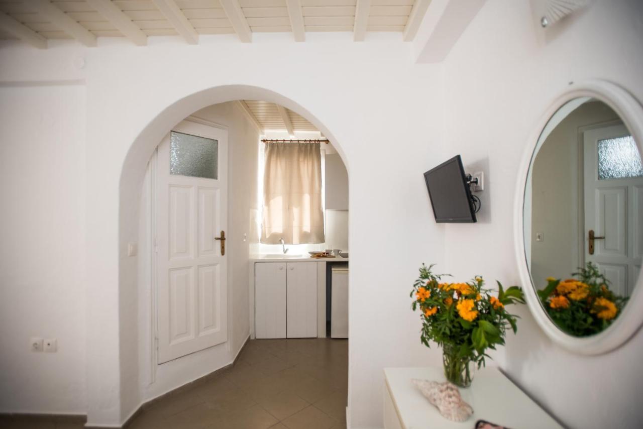 Lirous Studios Mykonos Town Esterno foto
