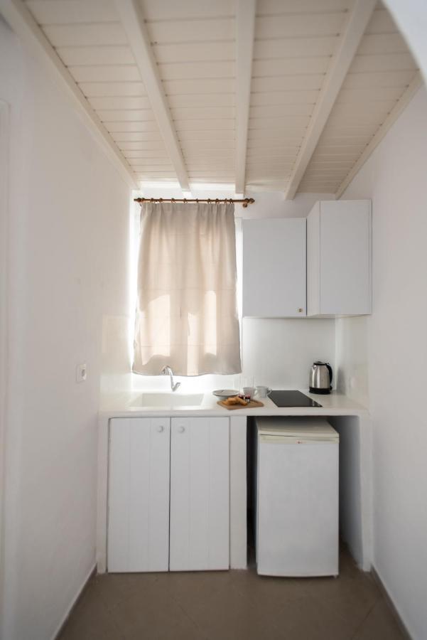 Lirous Studios Mykonos Town Esterno foto