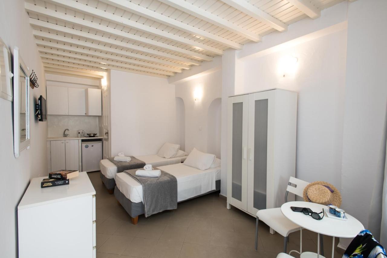 Lirous Studios Mykonos Town Esterno foto